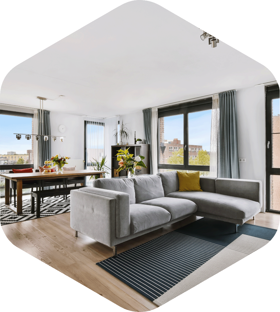 Salon, séjour, pièce de vie d'un appartement récent entièrement meublé