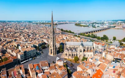 Vue aérienne de la ville de Bordeaux - Vue sur le centre-ville et la Garonne